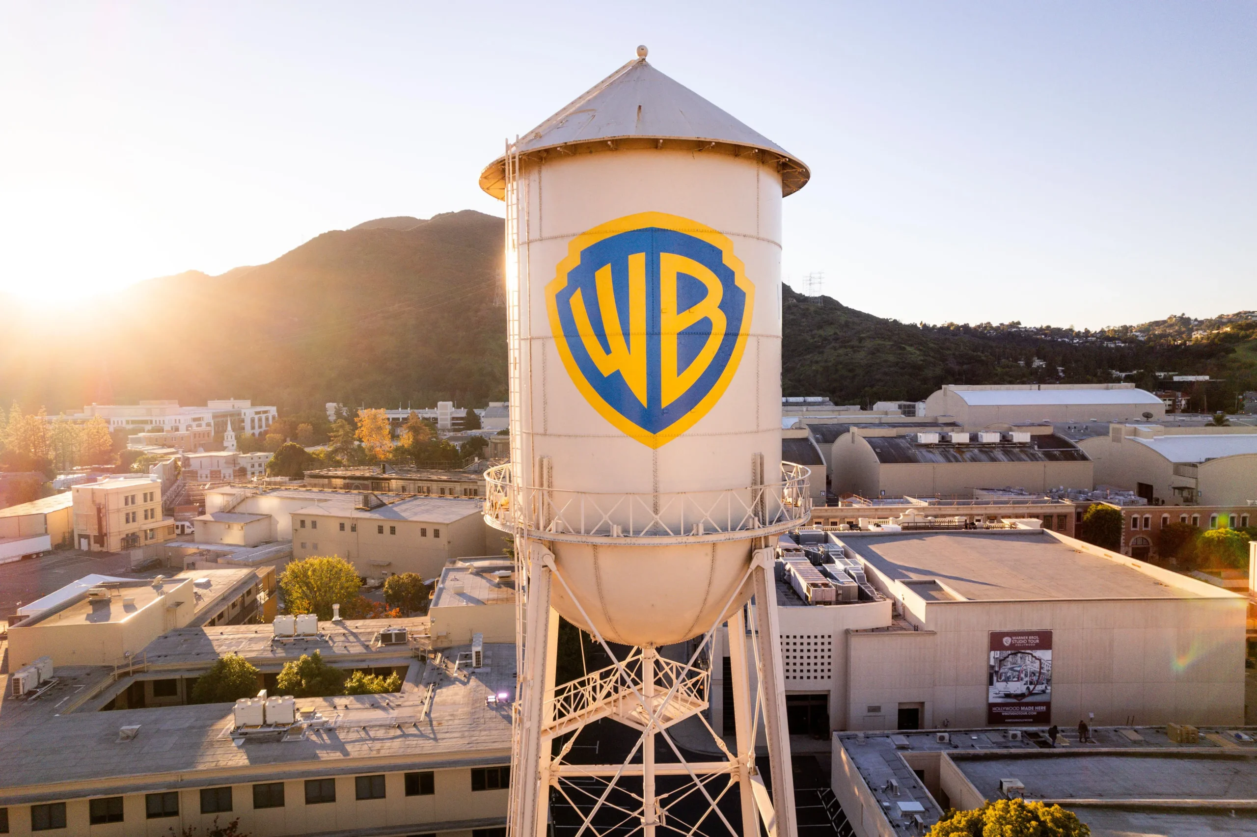 Warner Reopens Talks with Paramount After Netflix Waiver Amid Ongoing $80B+ Merger Battle